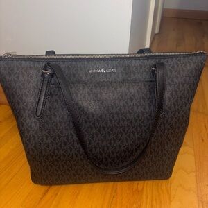Black Michael Kors bag